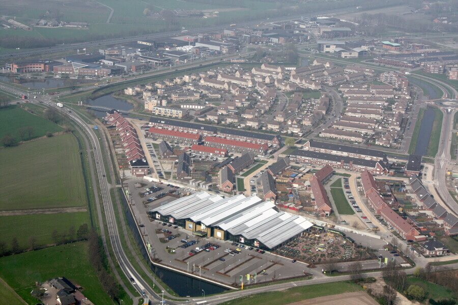 Luchtfoto van het gebouw